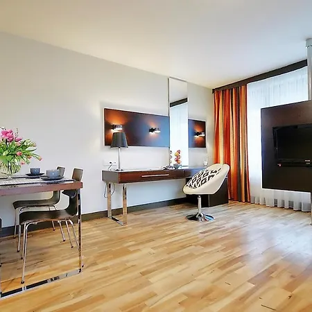 319 W Royal Tulip 200 M Do Plazy Dobruk Jacuzzi W Obiekcie * 코워브제크