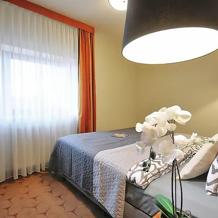 319 W Royal Tulip 200 M Do Plazy Dobruk Jacuzzi W Obiekcie 코워브제크